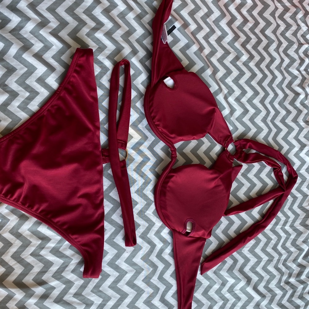 Swimsuit - Picture 3 of 8